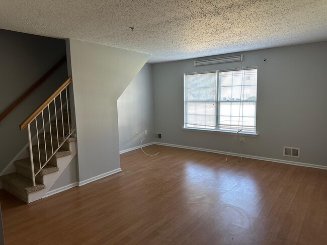 Photo - 108 Prestwick Way Unidad 108