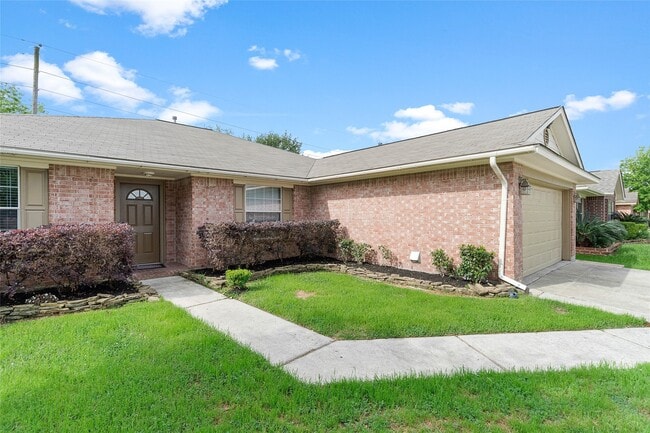 Photo - 7811 Fall Glen Dr