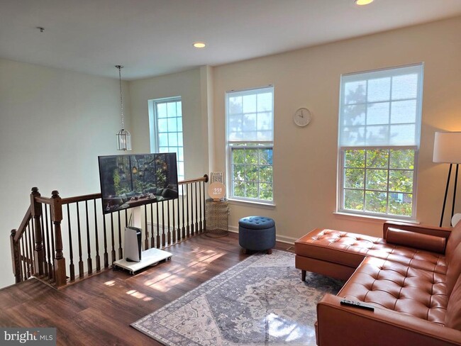 Photo - 8245 Macintosh Ct