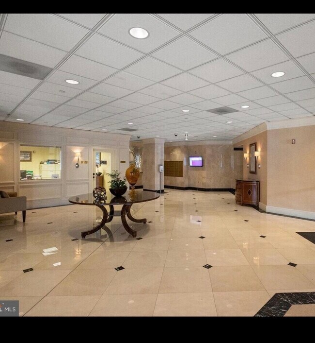 901 N Monroe St Unit 402