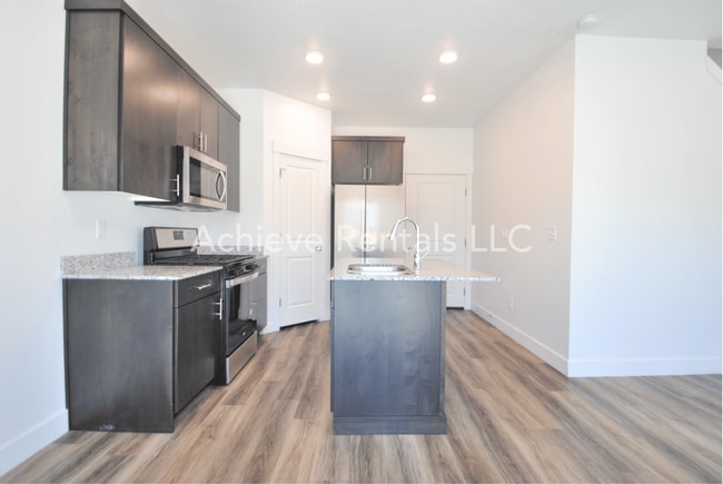 Photo - Golf, Parks & Home Sweet Home | Logan Utah Townhome