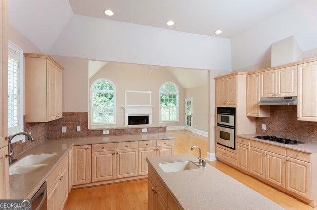 Photo - 8008 Revere Dr