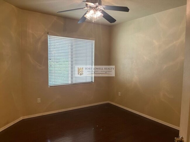 Photo - 2550 E River Rd