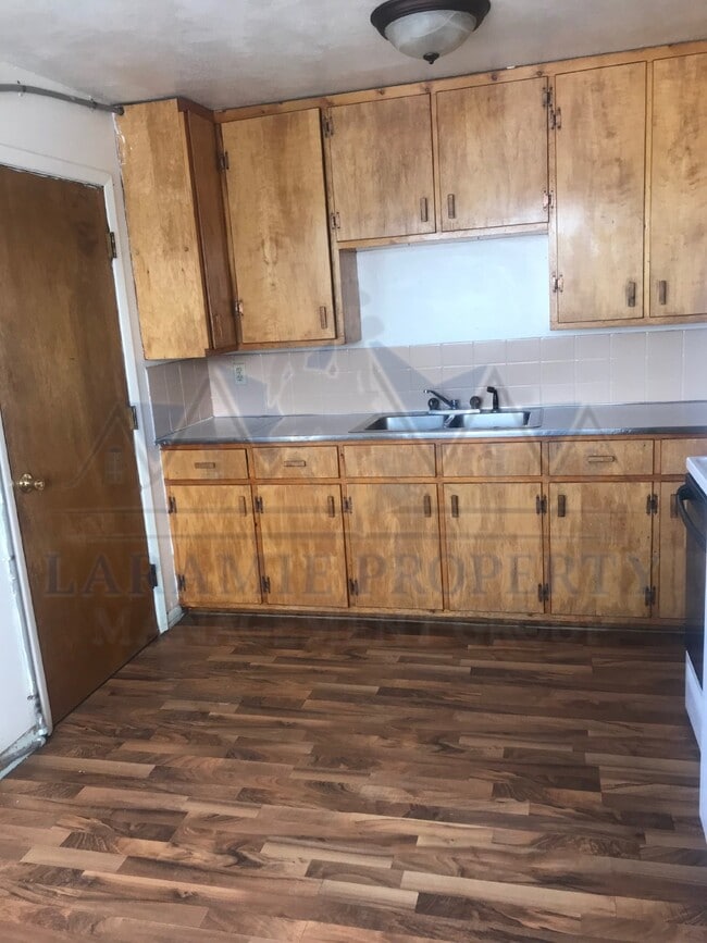 Photo - 2 Bed 1 Bath Apartment Unit Apt 1