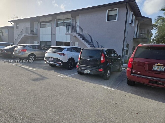 Building Photo - 13351 SW 17th Ln Unit 3-7