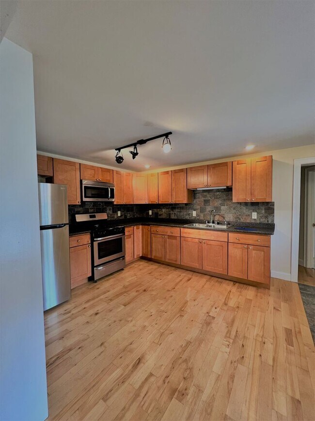 Photo - 52 North St Unit APT A