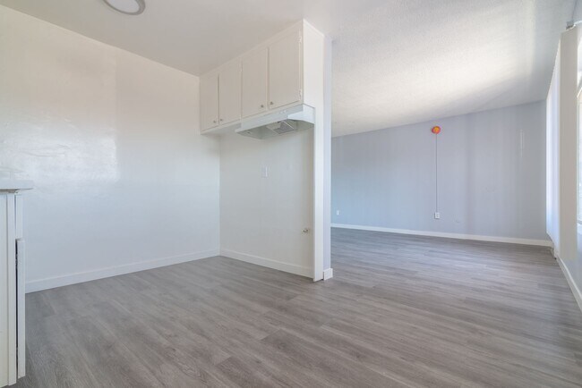 Photo - 634 W. 92nd Street