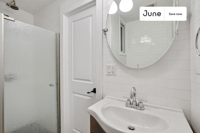 Photo - 534 E 14th St Unit 11