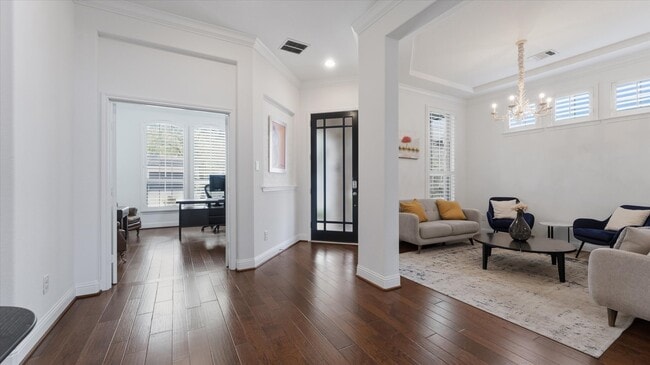 Photo - 14 Whispering Thicket Pl