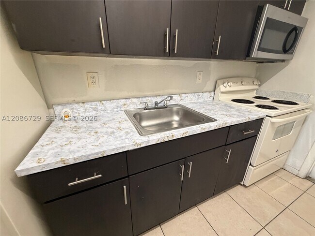 148 NW 14th Way Unidad 1