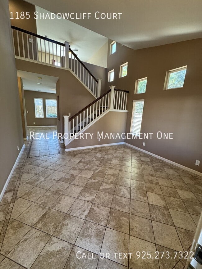Photo - 1185 Shadowcliff Ct