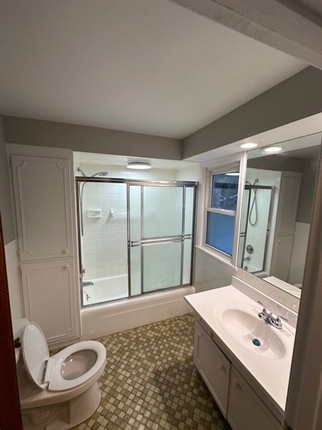 Photo - 93 Tryon Park