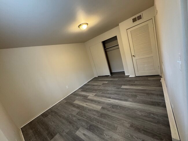 Building Photo - 5828 Stieren Dr Unit 5828 - 60