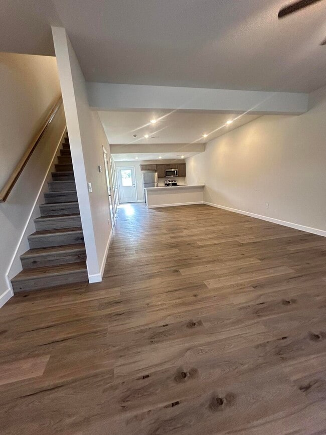 1035 Stonehaven Dr Unit 104