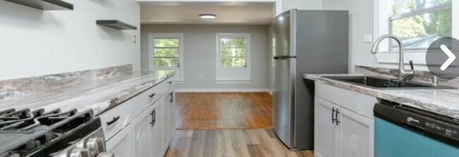 Photo - 358 Breamwood Ave