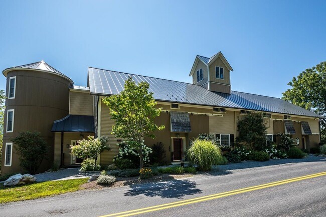 764 Barnumville Rd Unit 4