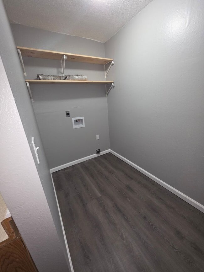 Photo - 1305 Richard Dr