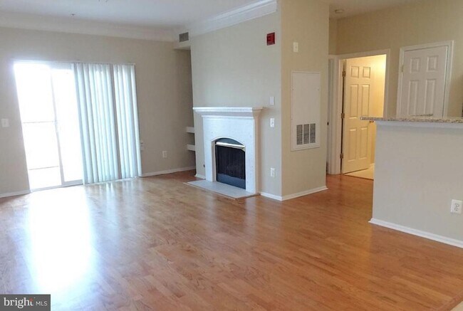 Building Photo - 1591 Spring Gate Dr. Unit 3310