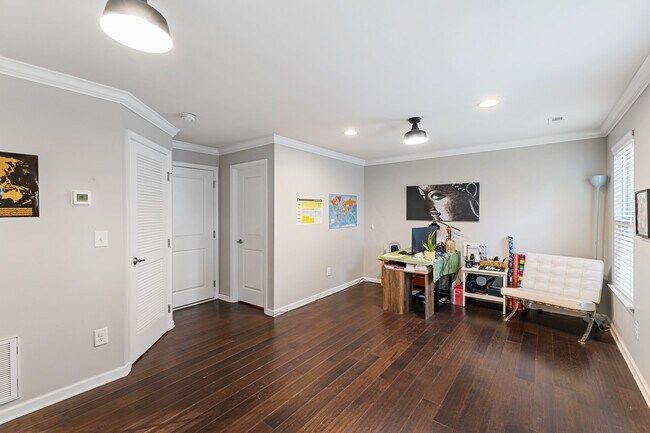 Photo - 1316 Queen Lyon Ct