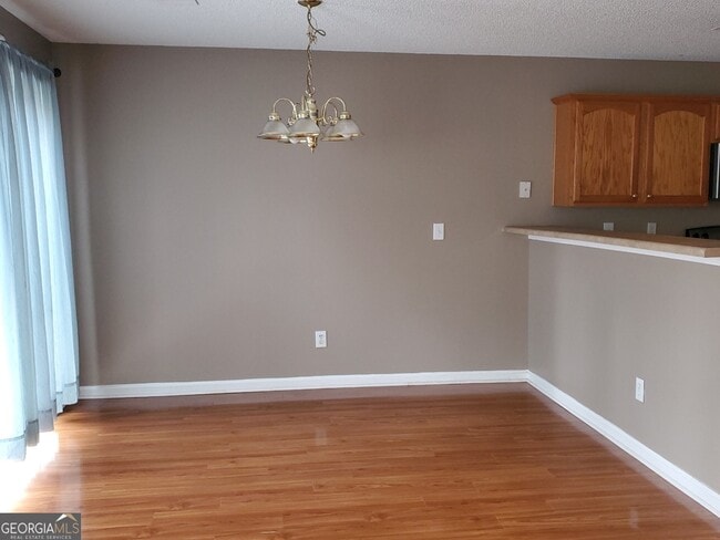 Photo - 7247 Georges Way