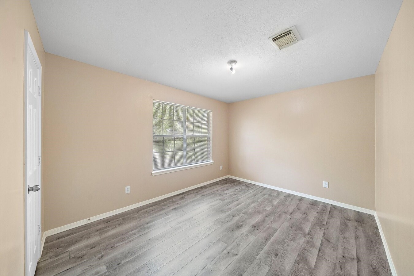 Photo - 6503 Holly Cove Ln