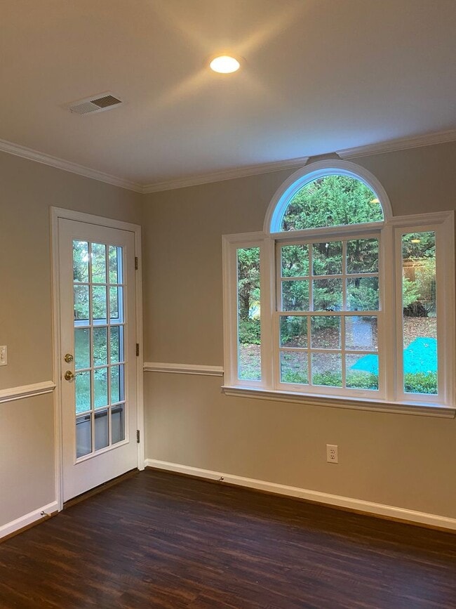 Photo - 815 Meadowstone Dr