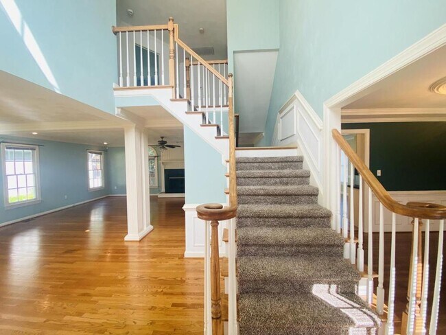 Photo - 700 Pleasant Way