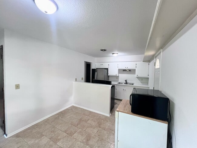 Photo - 4651 Manchester Rd