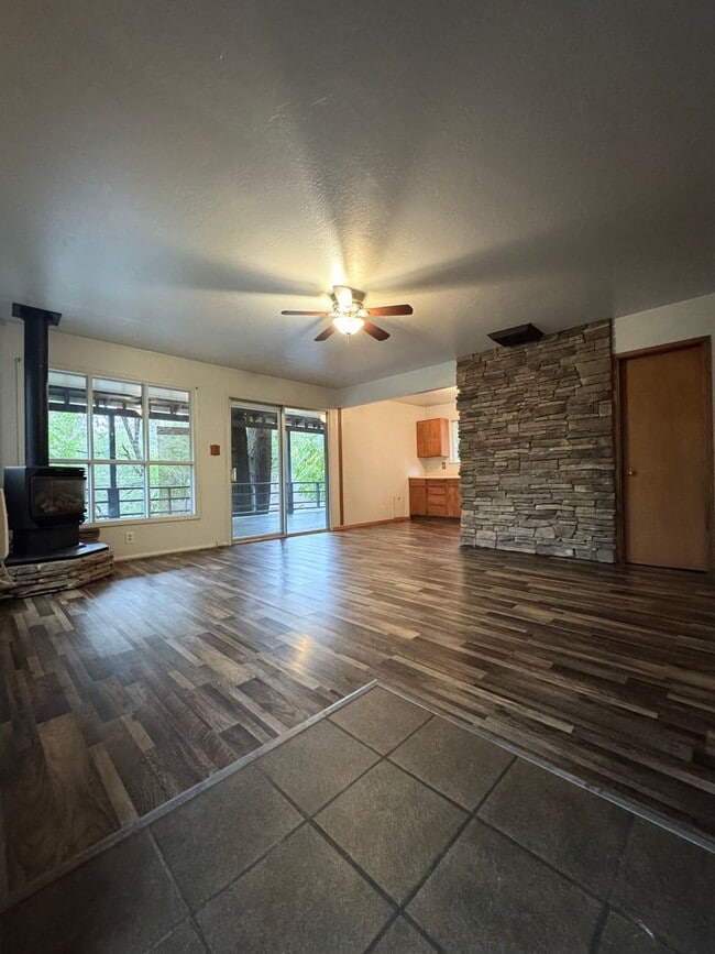 Photo - Cottage Style Home Nestled in the Trees!!!