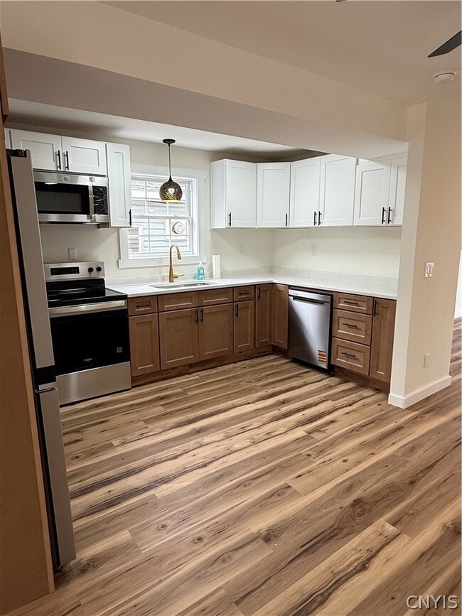 Photo - 6996 Lakeshore Rd