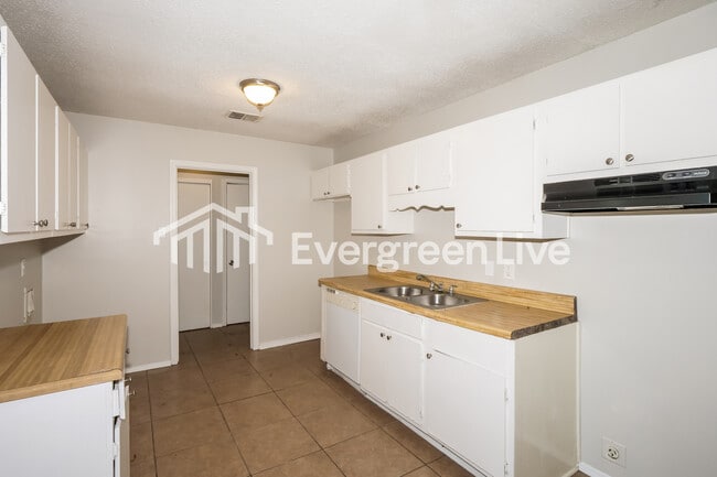 Photo - 3823 Barberry St