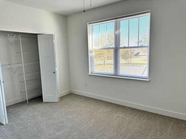 Signature Pointe Apartment Homes
