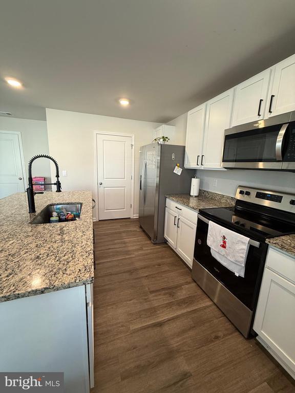 Photo - 367 Centergate Dr