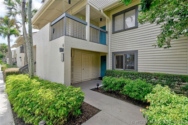 Photo - 5152 SE Club Way Unit 104
