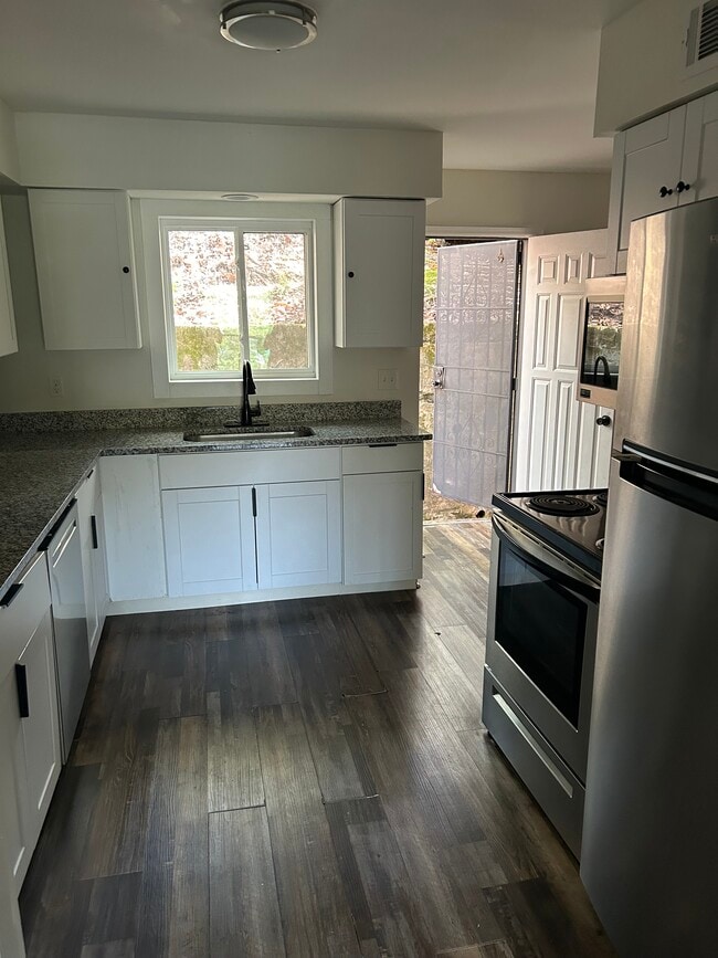 Photo - 709 Summit Ave