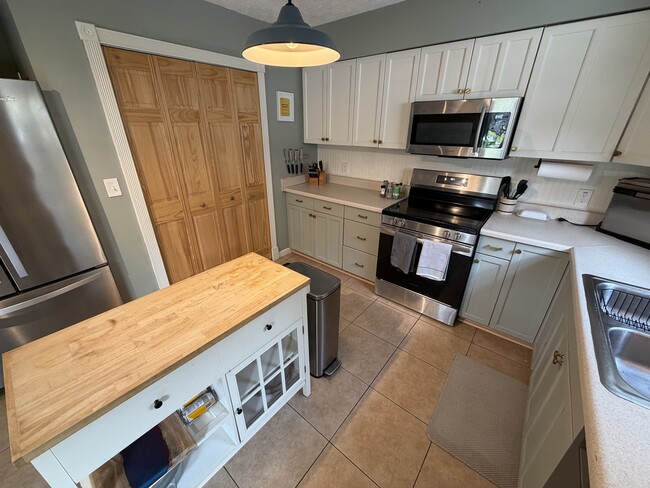 Photo - 1411 Kensington Rd Unit 4C