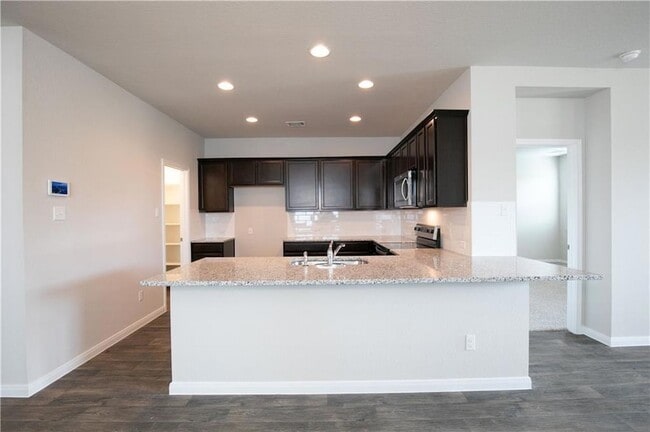 Photo - 505 Naset Dr