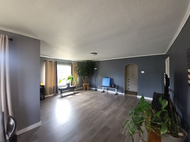 Photo - 2 Bedroom 1 Bath in Centralia House