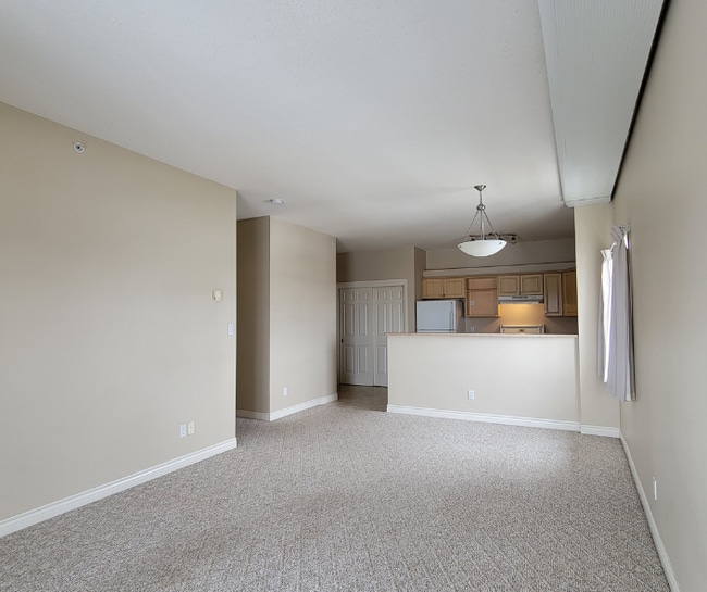 Photo - 9914-9101 101 Ave Unit 401