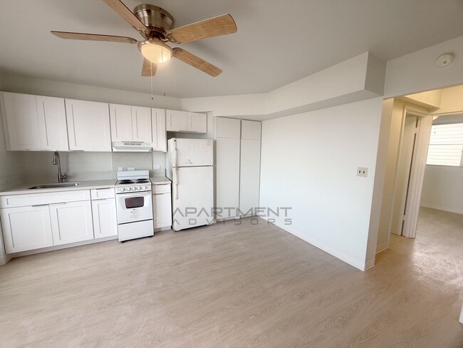 Photo - 1218 N School St Unit 3E