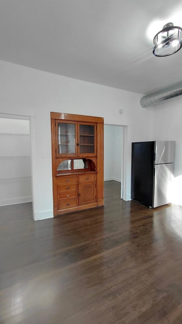 Photo - 2543 S St Louis Ave Unidad 2R