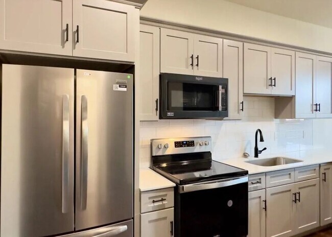 Photo - 709 N Duke St Unit 5