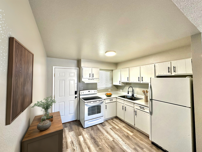 Building Photo - 2915 Straus Ln Unit 3 Rental