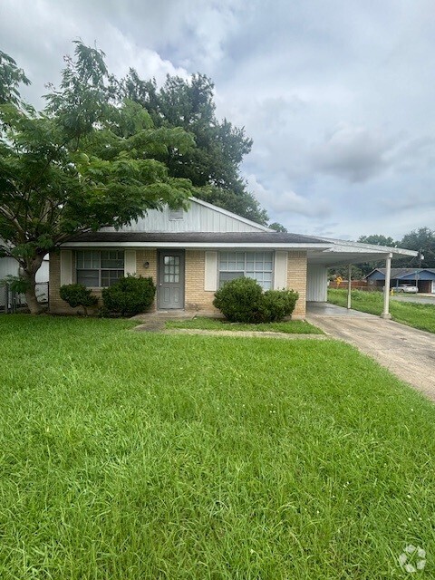 Building Photo - 302 Hilltop Cir Rental