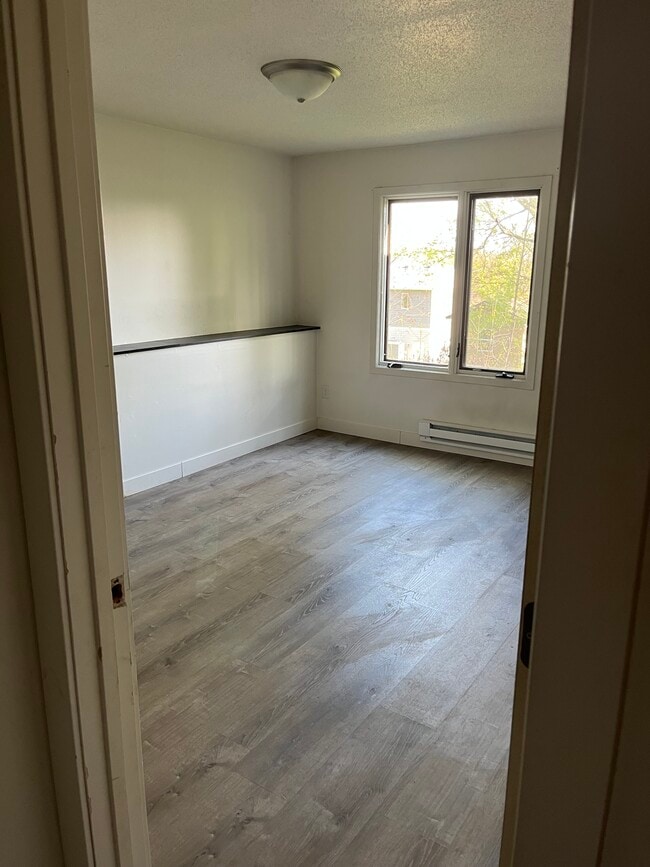 Photo - 127 Hillview Ln