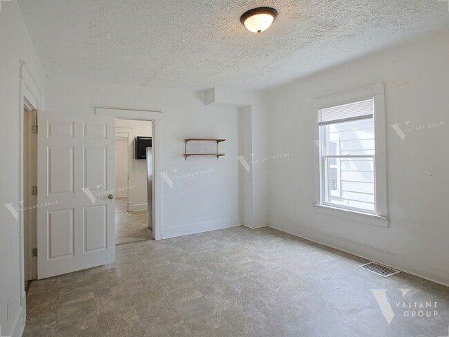 Photo - 1032 E Commercial St Apartment Unit C