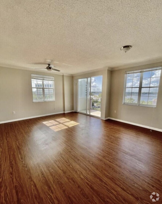Building Photo - 616 Clearwater Park Rd Unit 613 Rental