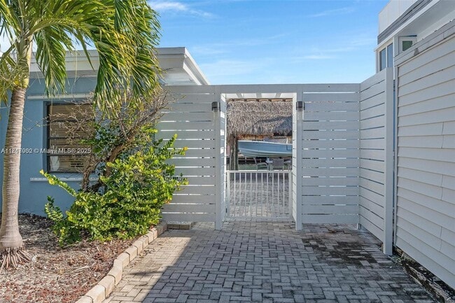 Photo - 230 Jolly Roger Dr