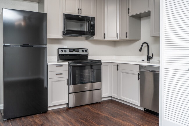 Building Photo - 1244 Ohio St Rental