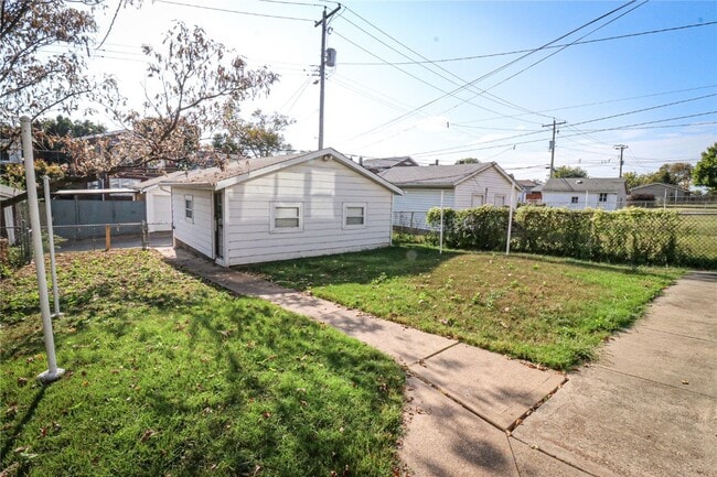 Photo - 4932 Loughborough Ave Unidad 1F